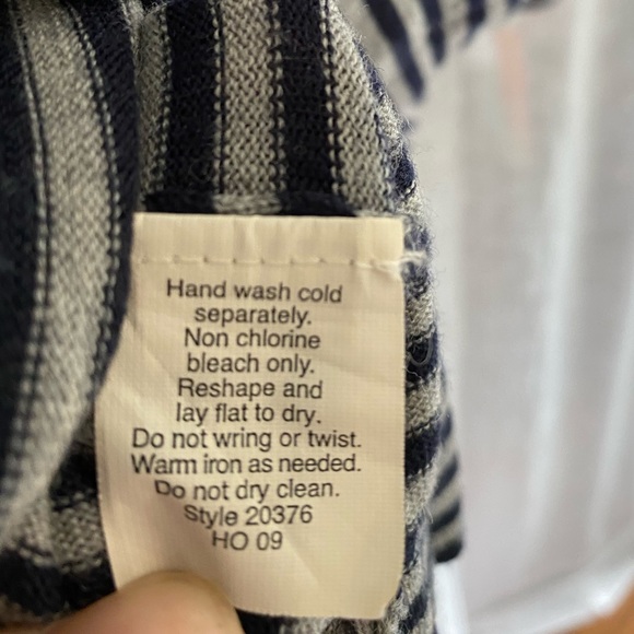 J.Crew 100% Merino Wool Sweater - Picture 7 of 7